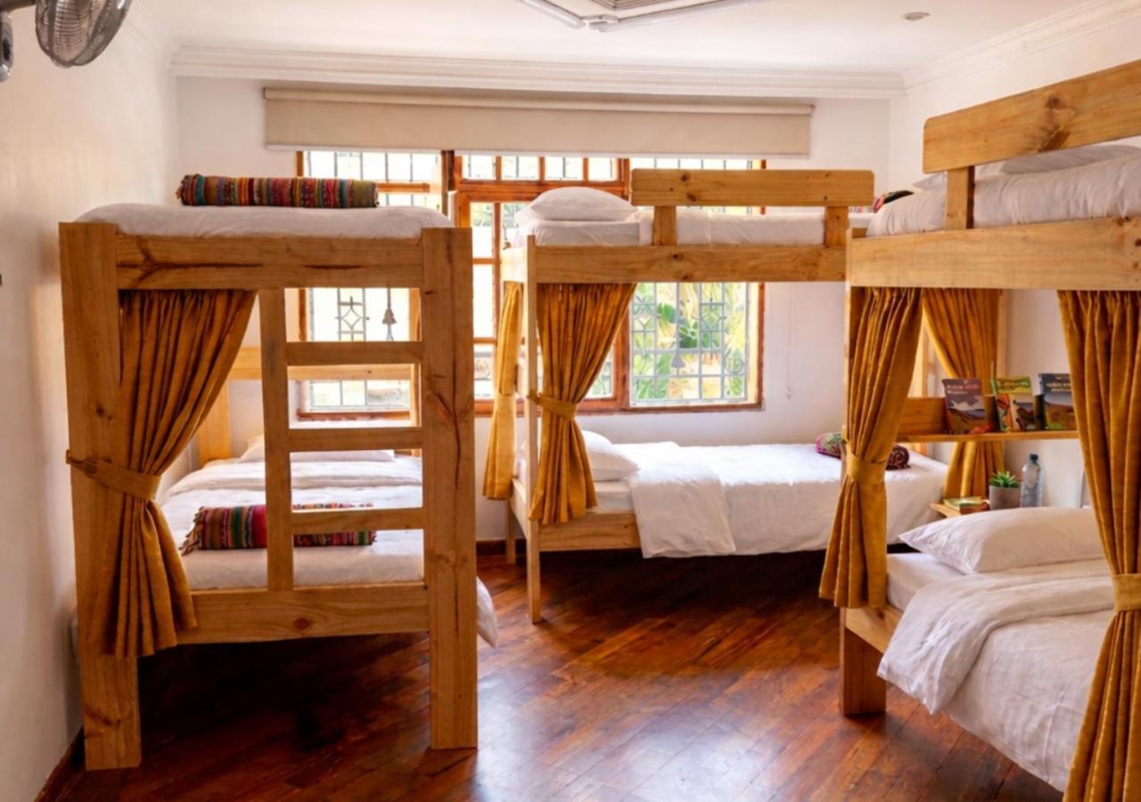 Cama individual en habitación compartida